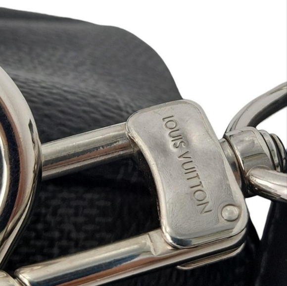 LOUIS VUITTON Avenue Damier Graphite Canvas Slingbag, Pristine EUC Sling bag - Picture 9 of 11